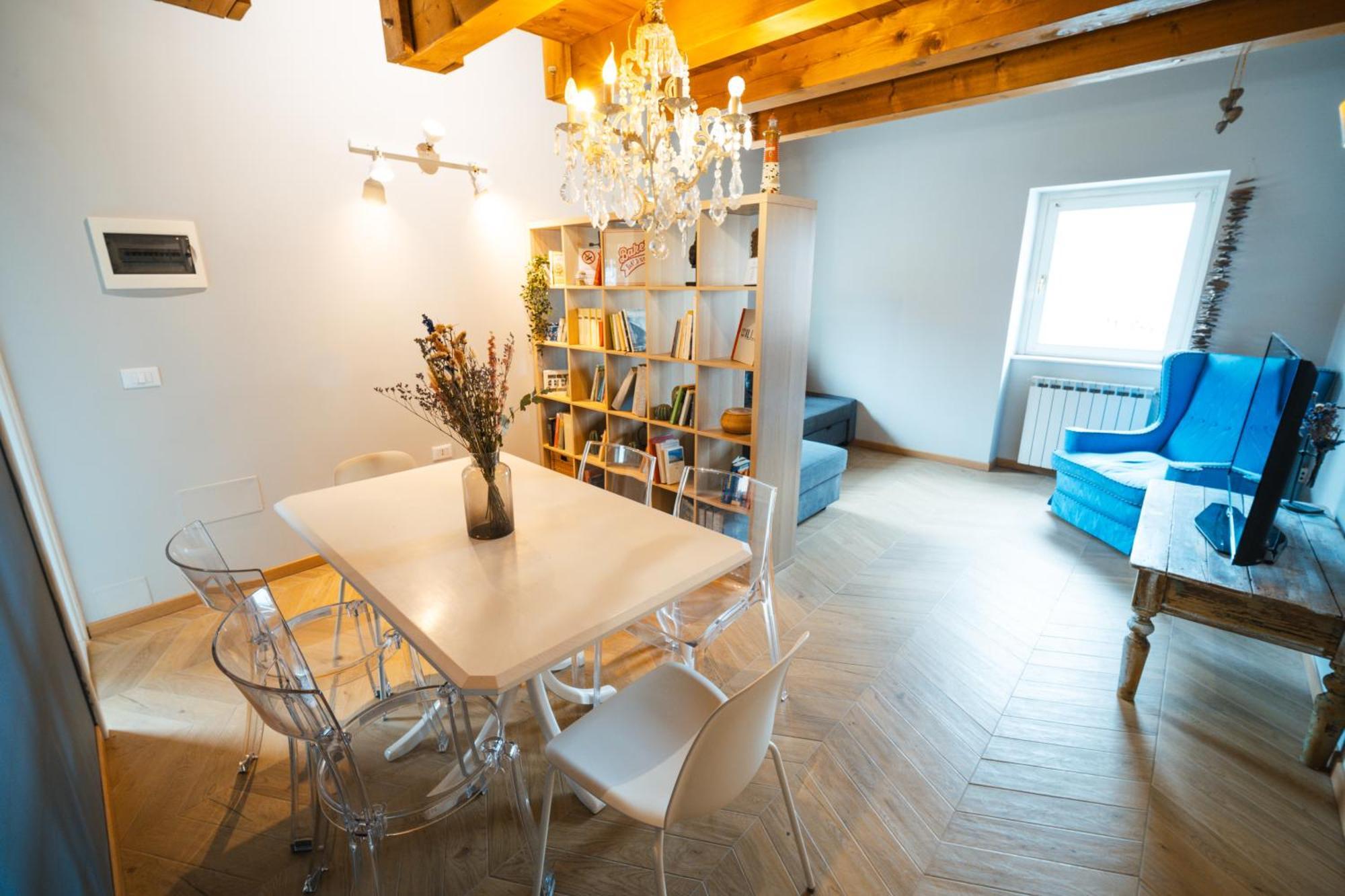 Hurban Apartments Múggia Екстериор снимка