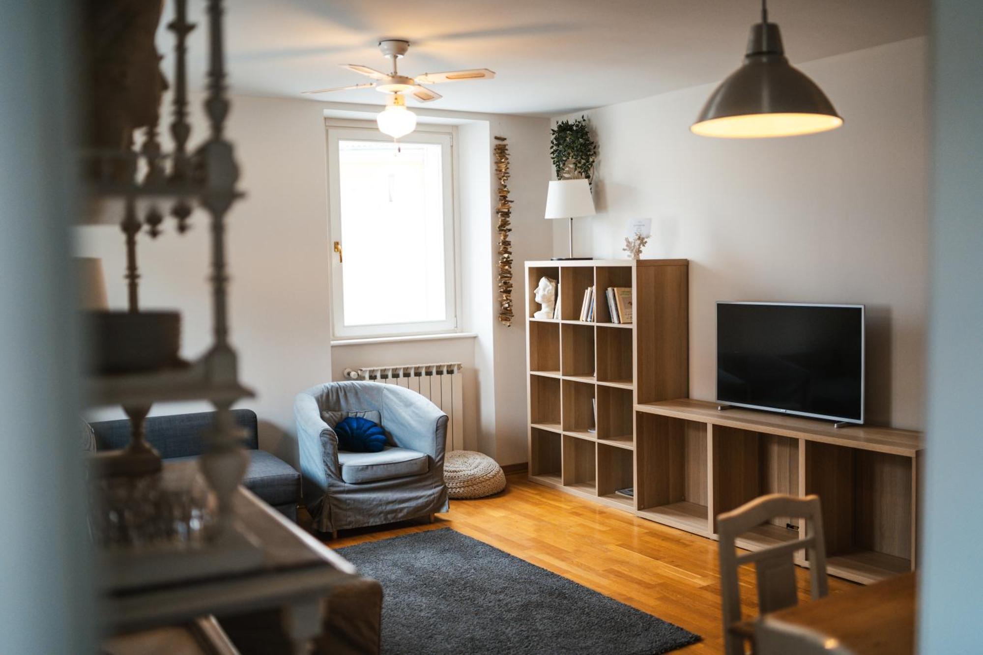 Hurban Apartments Múggia Екстериор снимка