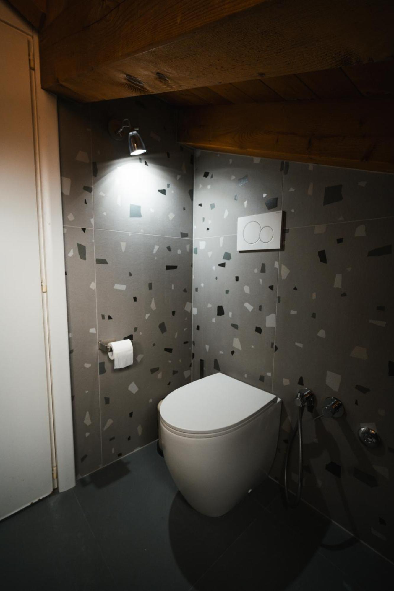Hurban Apartments Múggia Екстериор снимка